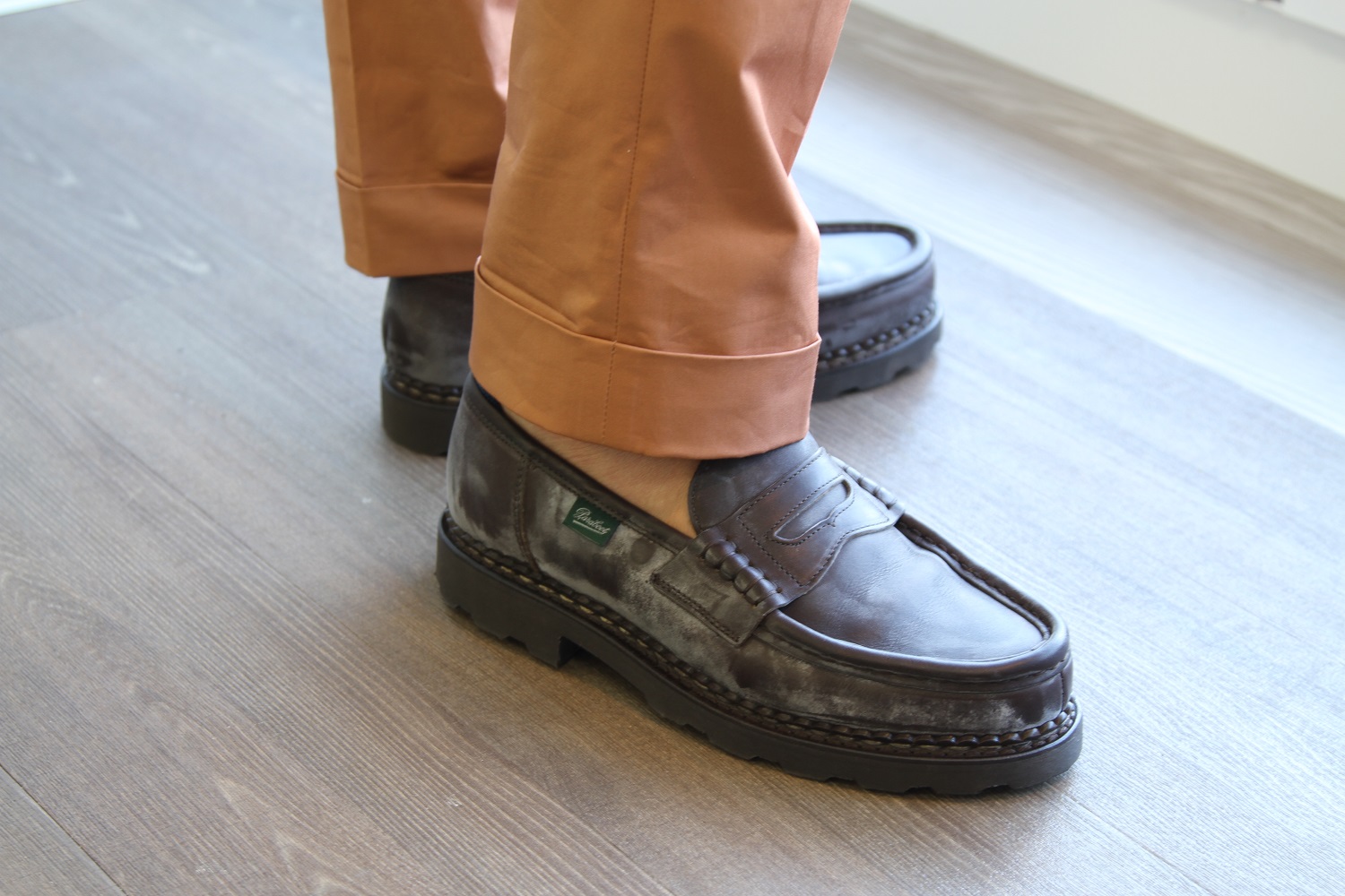 カジュアルに定番人気PARABOOT/パラブーツの厚底ローファー「REIMS