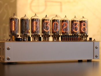 シュタインズゲートの「ダイバージェンスメーター時計」が一般発売