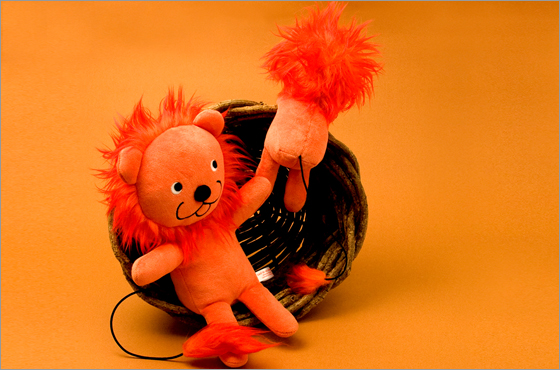 今週のおススメトイ】ハンガリー生まれの絵本「ラチとらいおん」から