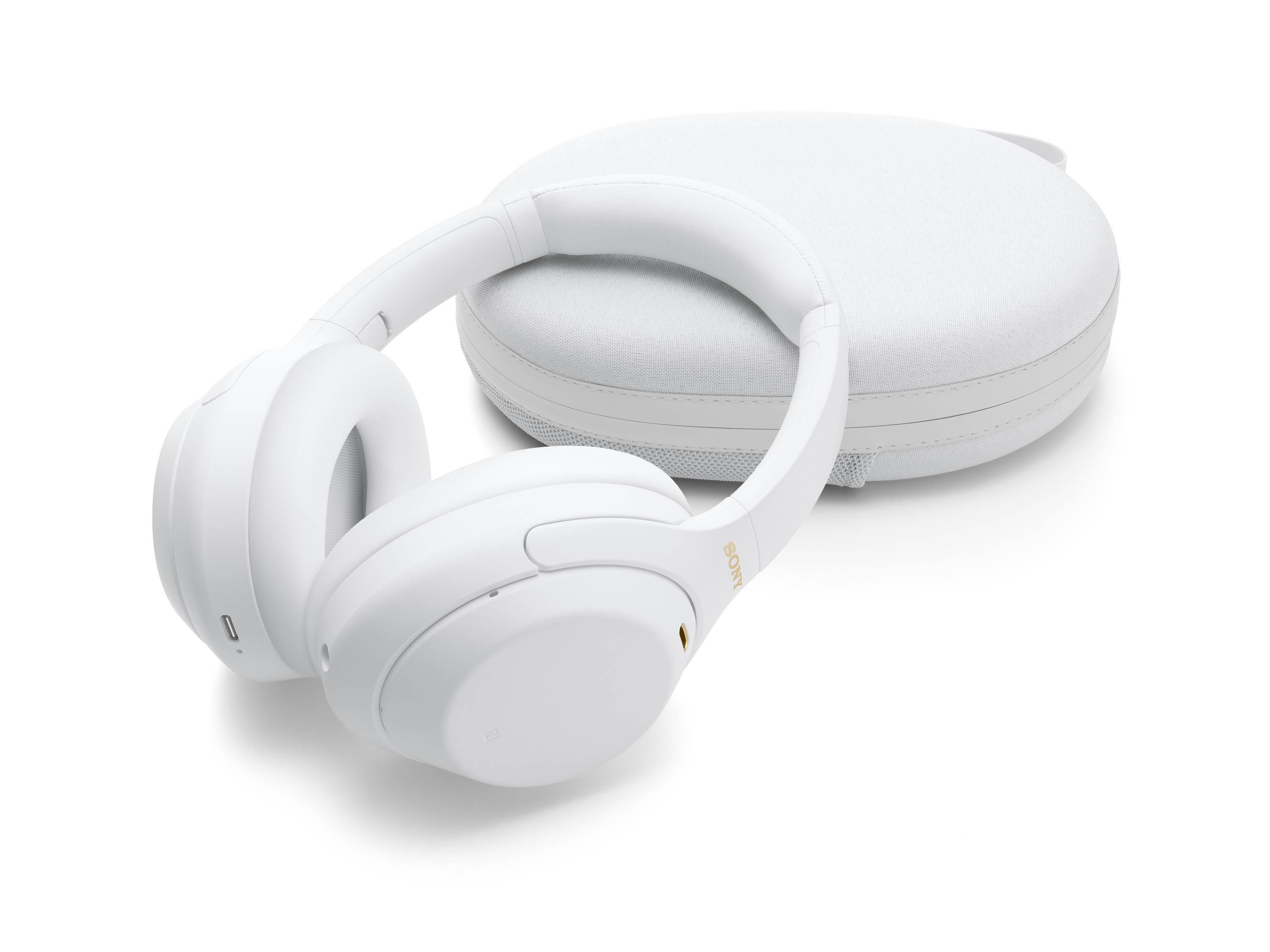 wh-1000xm4_white_with_case2-