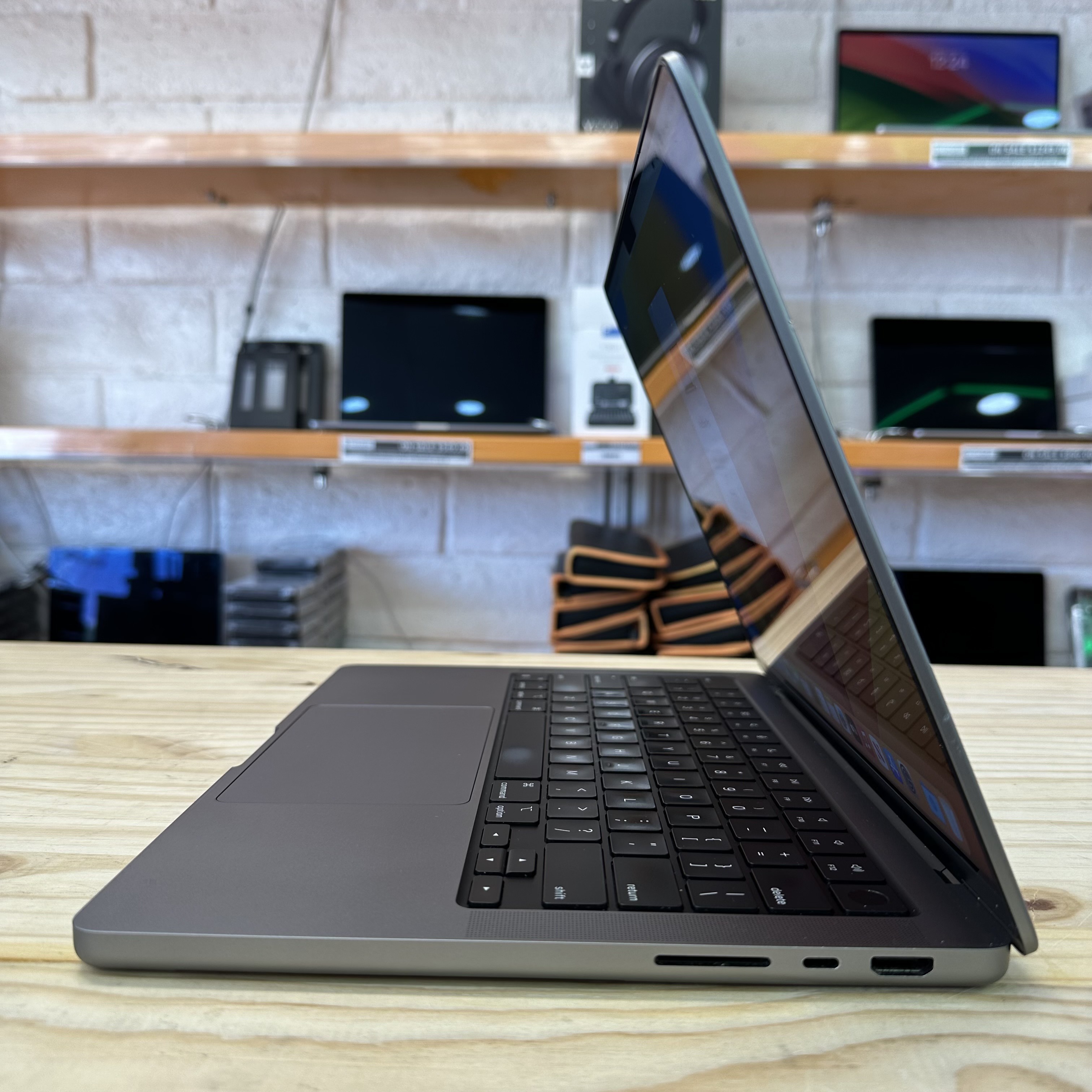 Used 2021 Apple MacBook Pro 14