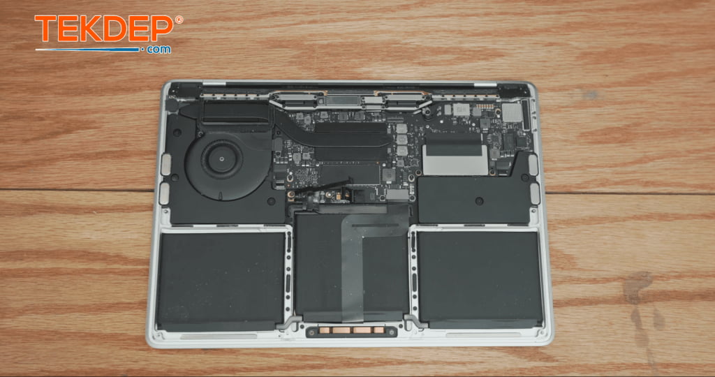 Fix It Yourself – A1708 Logic Board Replacement Walkthrough for 13