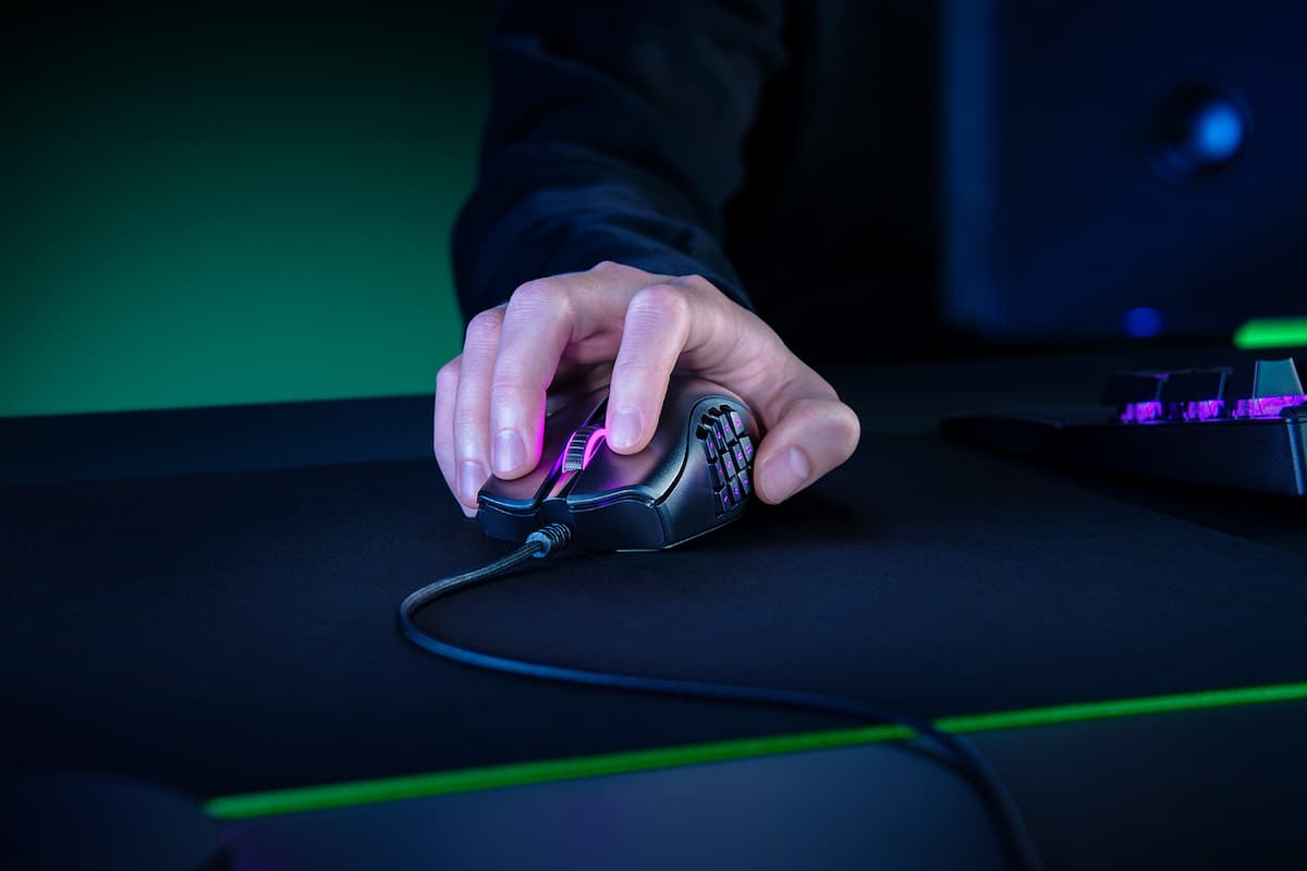 多ボタンながら軽量のMMOゲーミングマウス「Razer Naga X」日本発売