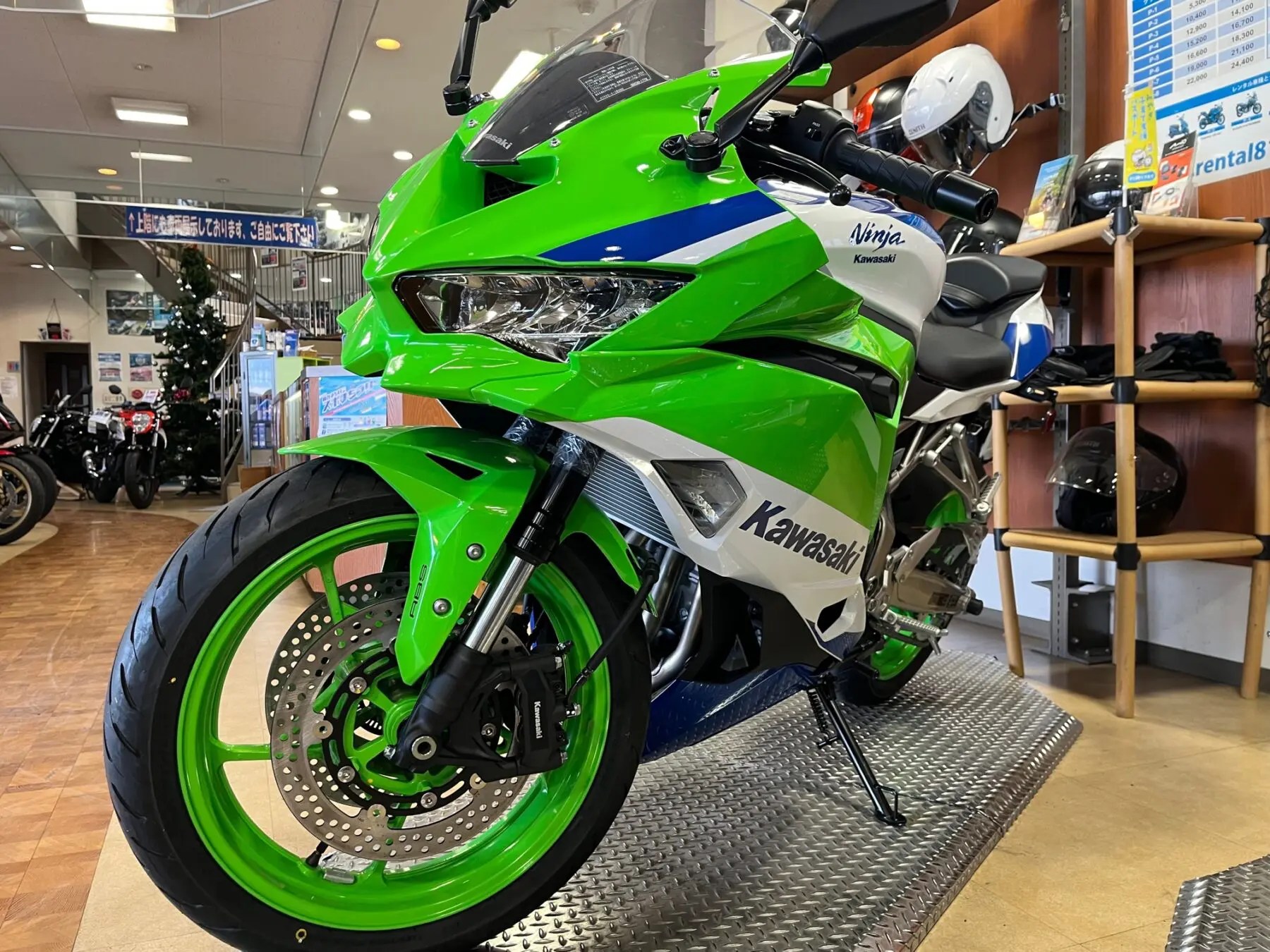 速報！ Ninja ZX-4RR 40th Anniversary Edition 入荷！！｜バイク