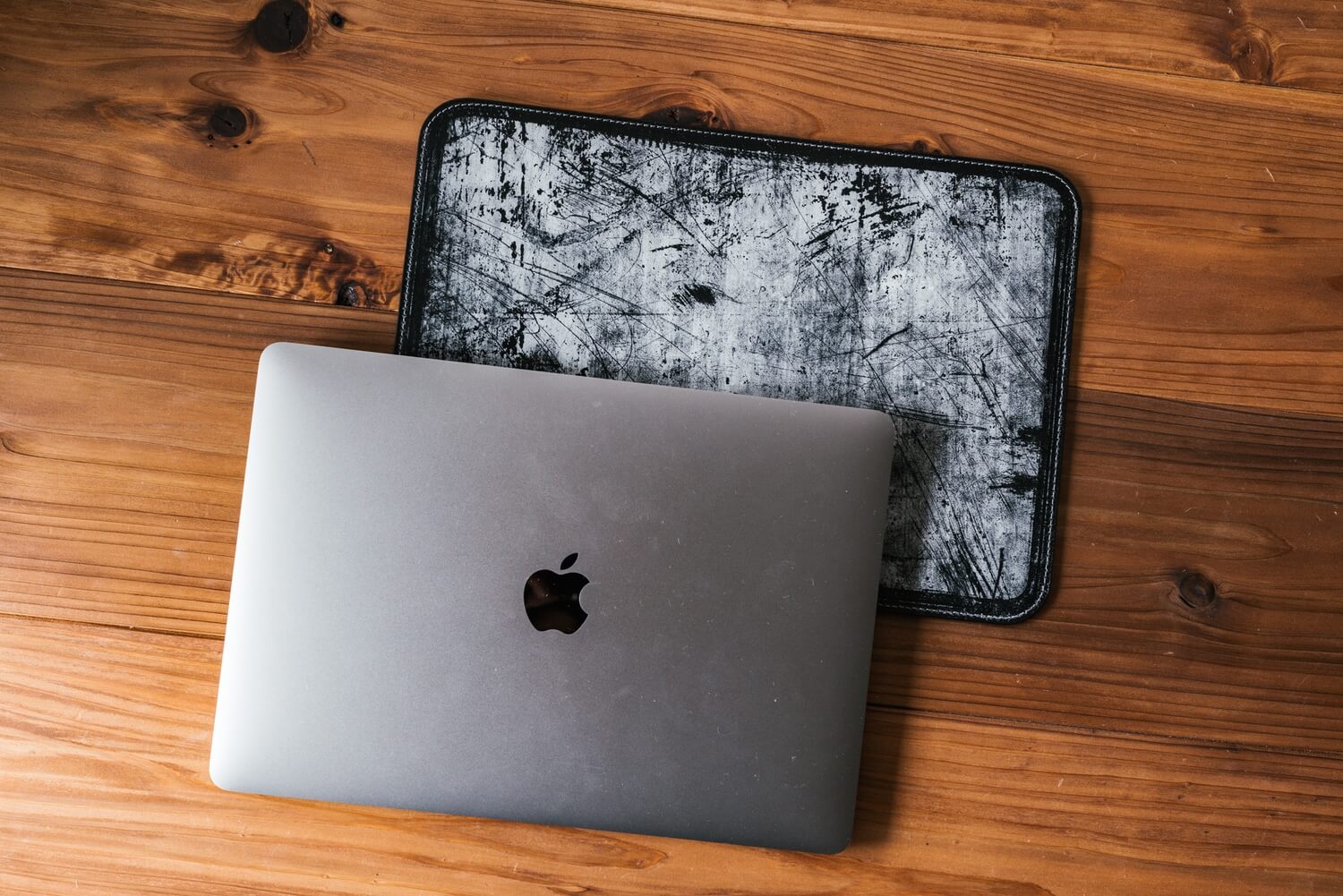 MacBook Pro 13インチ用「国立商店のレザースリーブ」レビュー