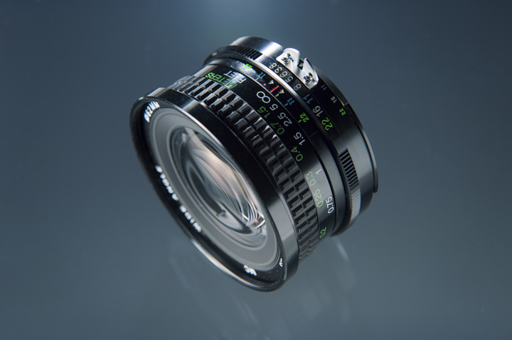 なぜ今さら！COSINAの銘玉レヴュー、20mm F3.8は摩訶不思議レンズ