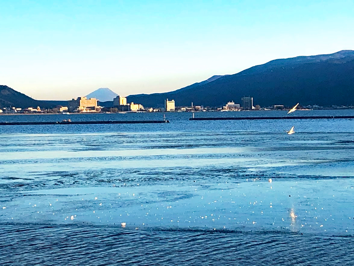 諏訪湖から富士山が見える絶景スポット♪｜株式会社サンケイ｜長野県