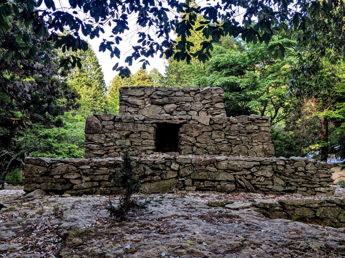 山上に残る信仰のピラミッド『熊山遺跡 』（赤磐市） | シマグニノシマタビ