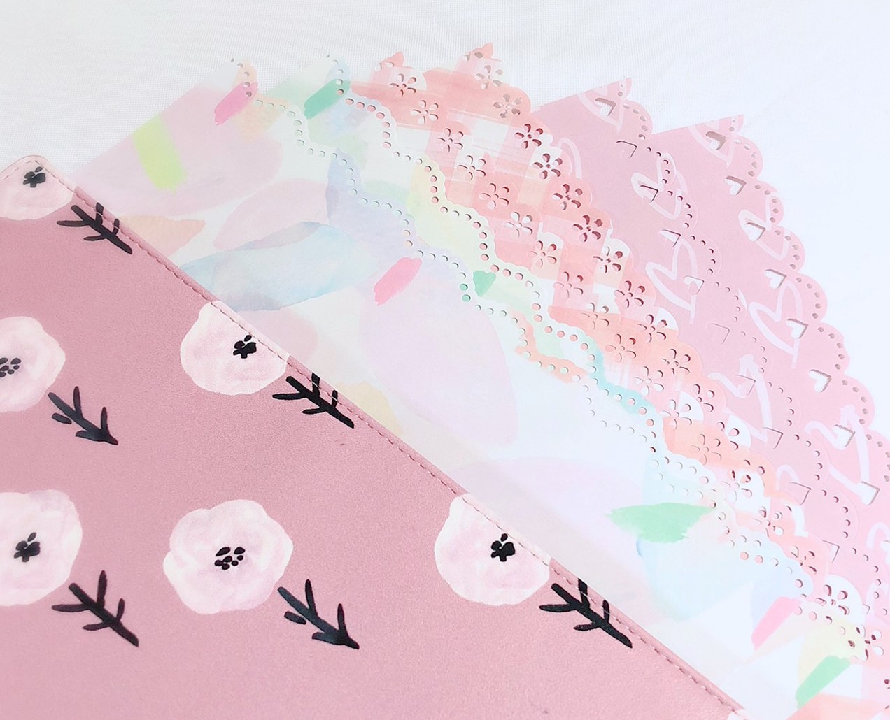 レース模様でちょっぴり華やかに……「キュアパンチボーダー