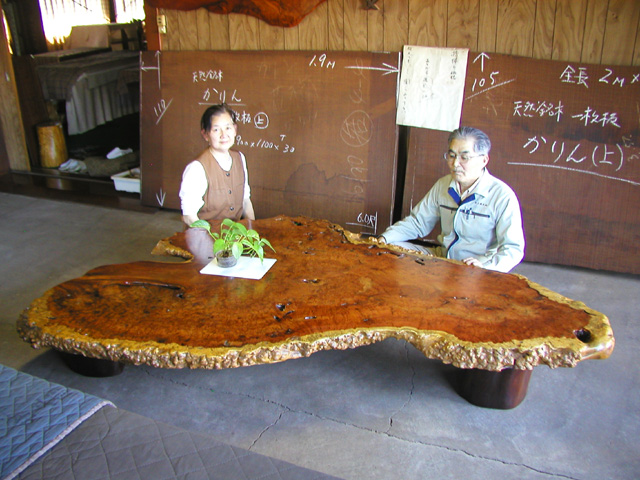 値下げ 銘木 唐木 花梨無垢 花鳥透かし彫り 違い棚 ハーフムーン