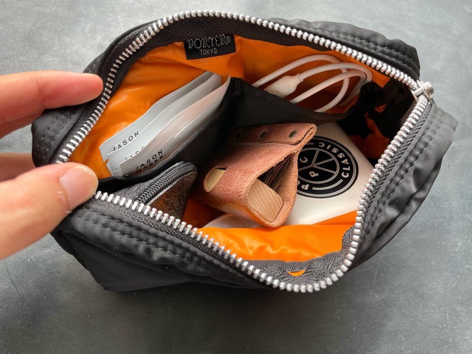ポータータンカーのポーチをレビュー！中が見やすい上質なナイロン