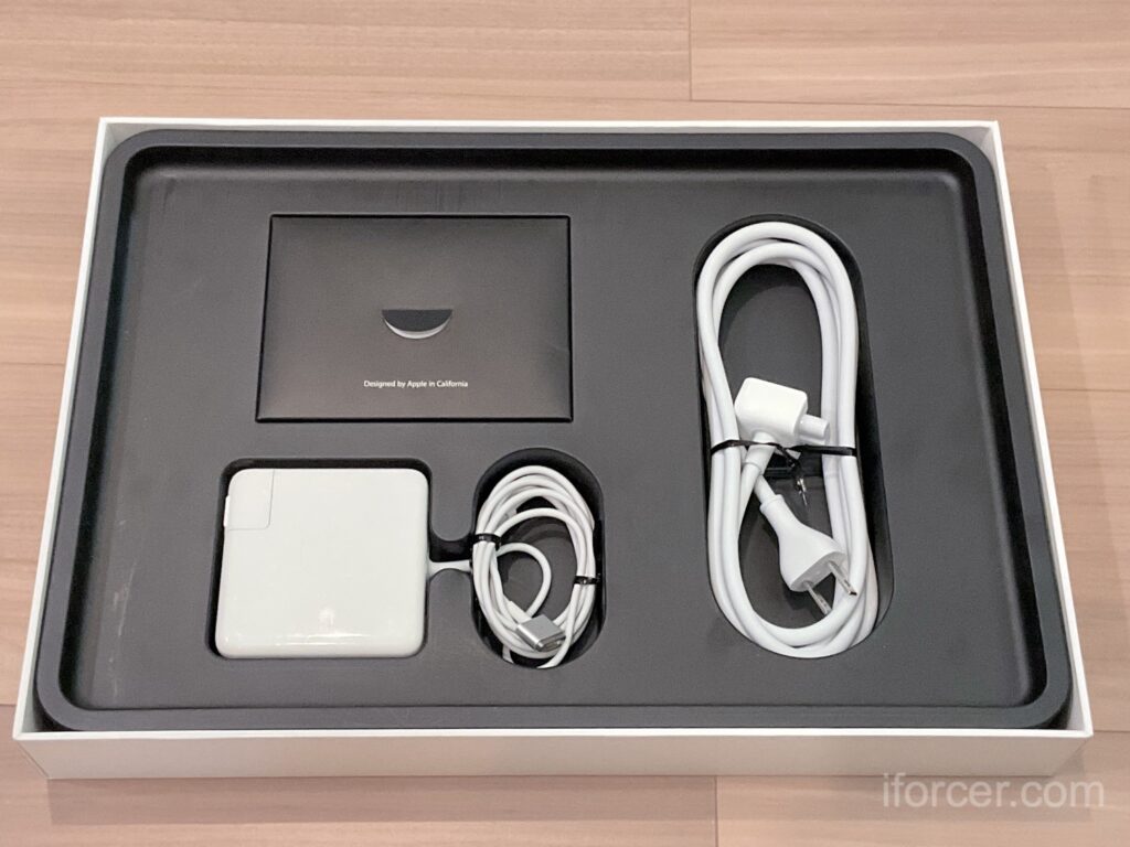 人生初の15インチ]自称Apple信者が中古MacBook Pro 15インチ(Mid 2015