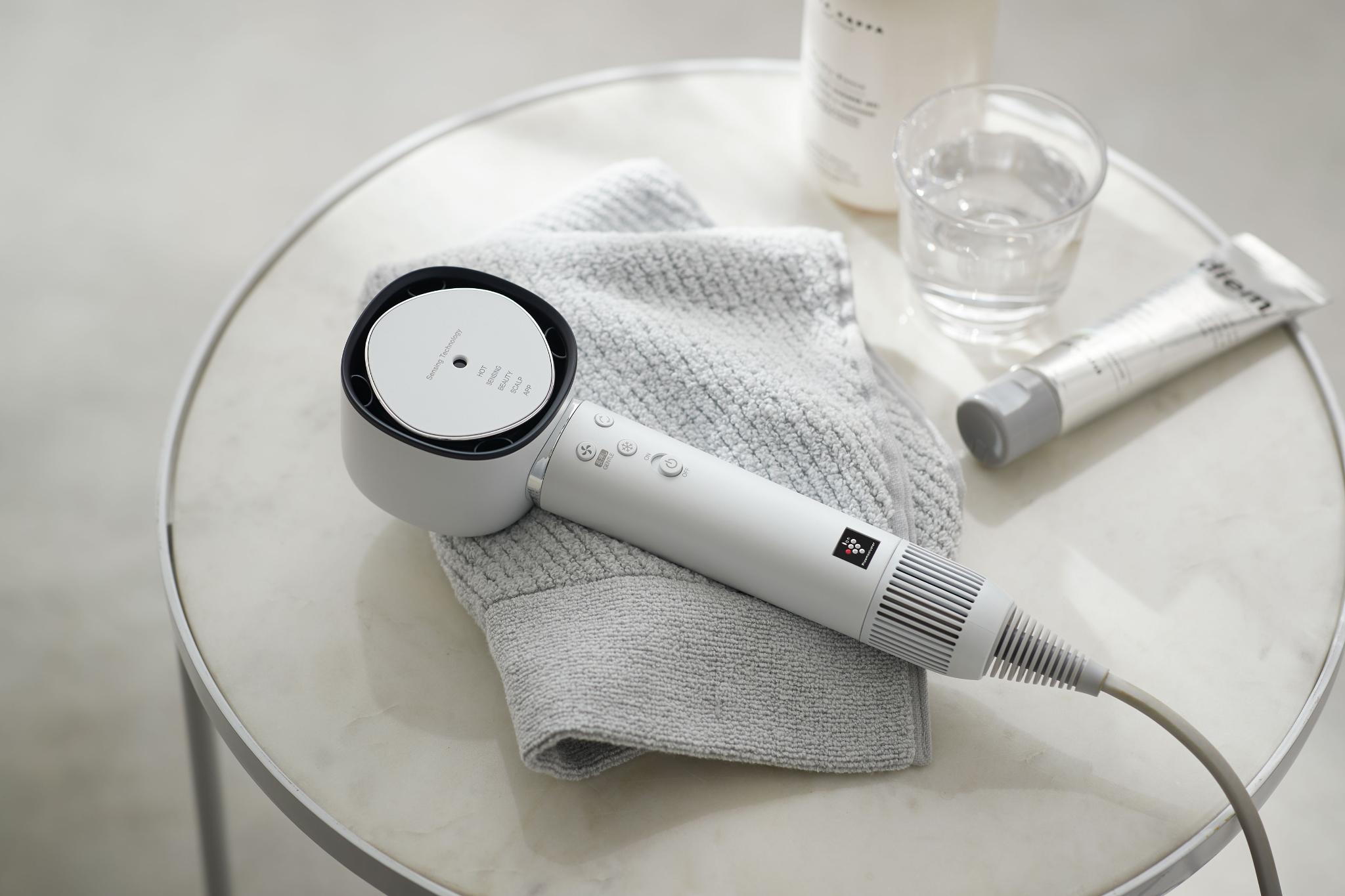 iF Design - SHARP Plasmacluster Drape Flow Dryer 900 series