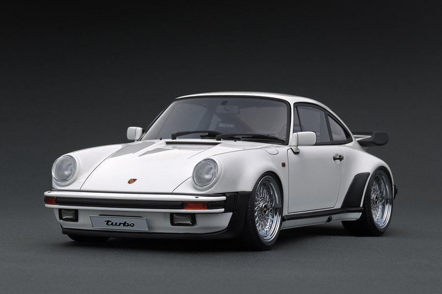IG0944 1/18 Porsche911 (930) Turbo White | LINE UP | [公式