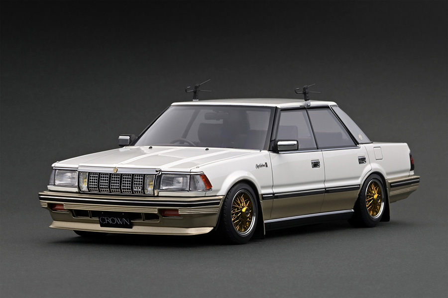 IG2059 1/18 Toyota Crown (120) 3.0 Royal Saloon G Pearl White