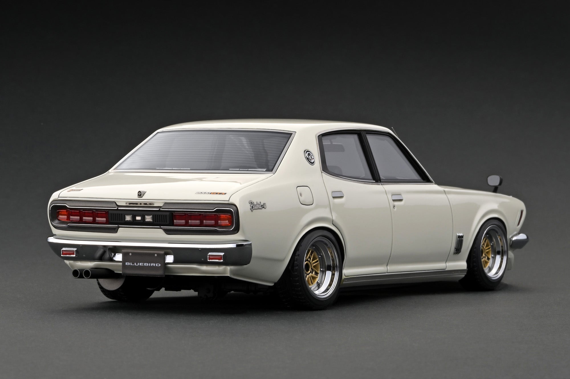 IG3166 Nissan Bluebird U 2000GTX (G610) White – ignition model