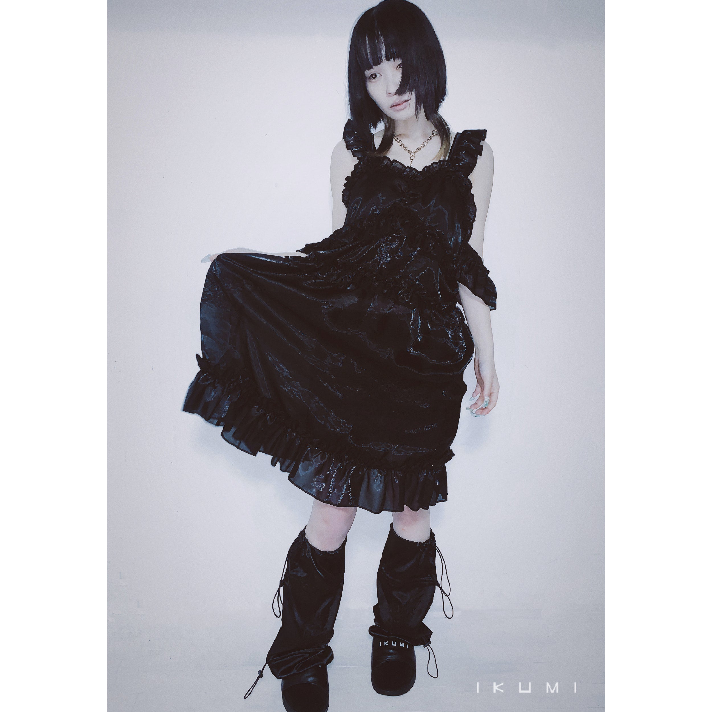 OFF SHOULDER SMOKE DRESS – IKUMI