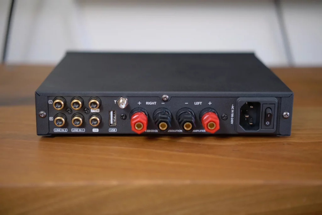 SMSL A300 - Great Integrated Amplifier, Just $200 - iiWi reviews