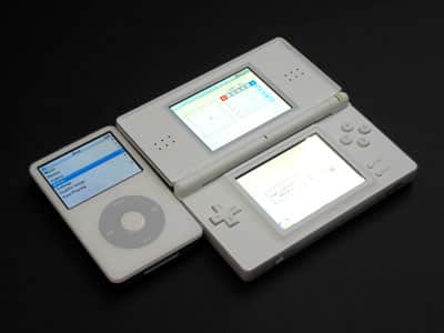 Nintendo DS Lite arrives, dazzles with iPod-like redesign | iLounge