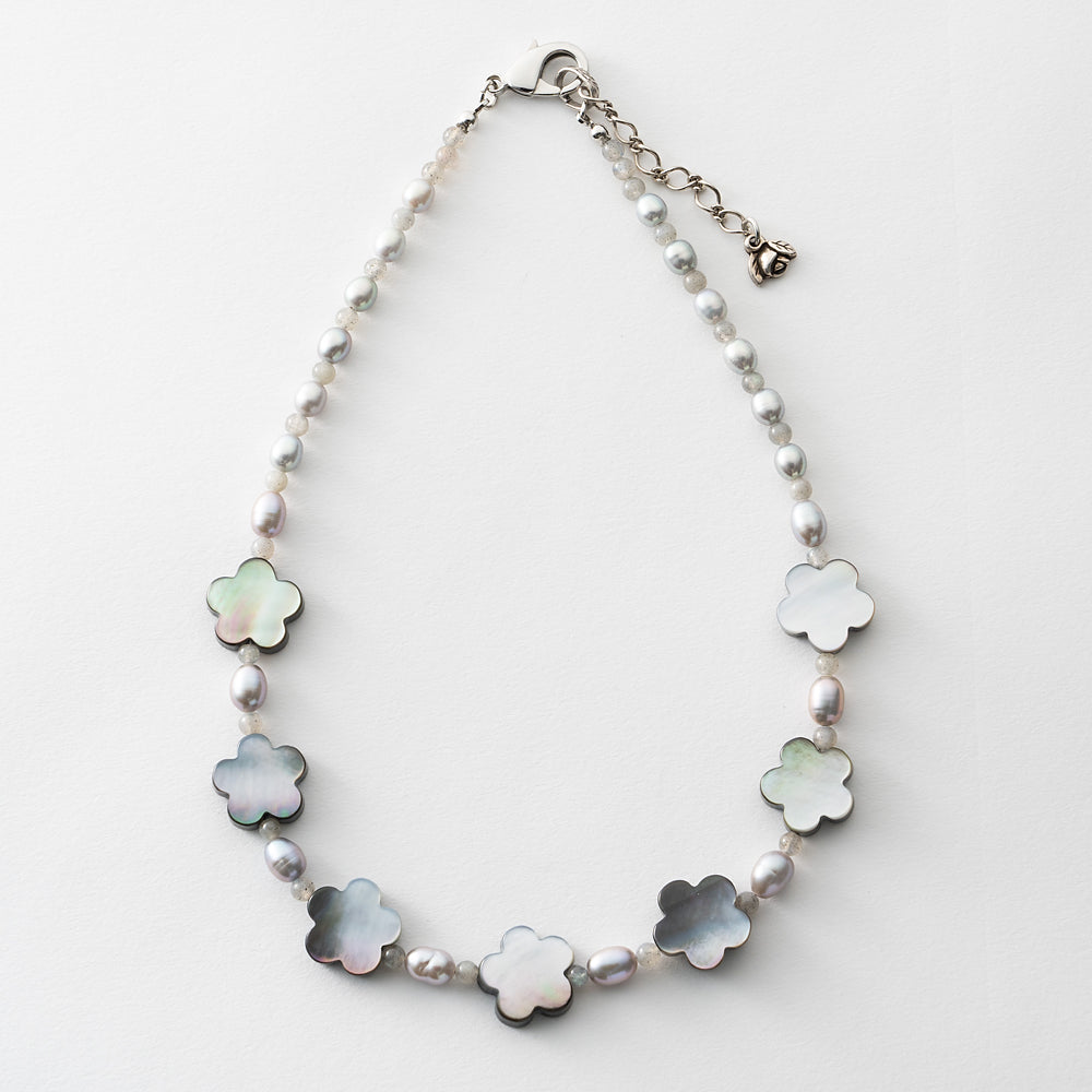 ネックレス 黒蝶貝 淡水パール ラブラドライト グレー フラワー