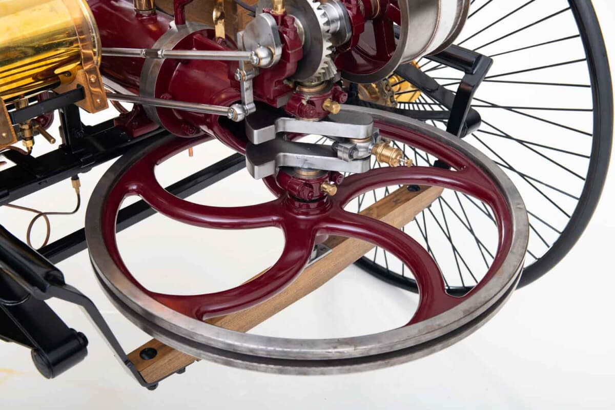 すべての自動車の始祖が1000万円ちょっとは安すぎない？ ベントレーが