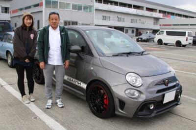 夫婦で楽しむアバルト「595コンペティツィオーネ」の秘訣は？…「若い頃