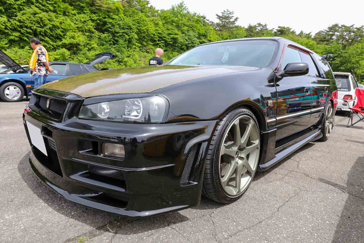 日産R34「スカイラインGT-R」顔の「ステージア」!? 純正より安く手に
