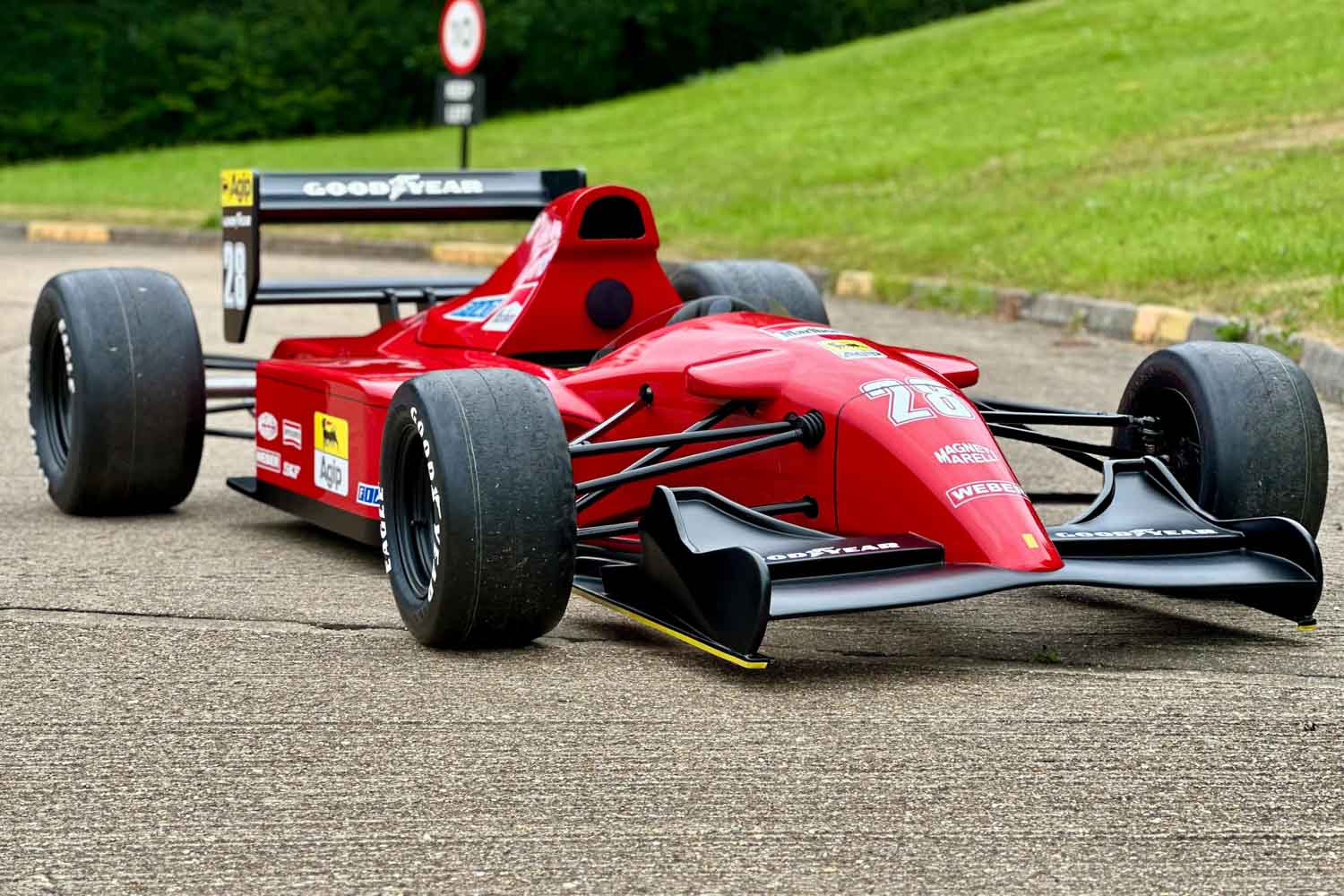 黒歴史F1”のジュニアカーがまさかの低落札！フェラーリ642の悲運