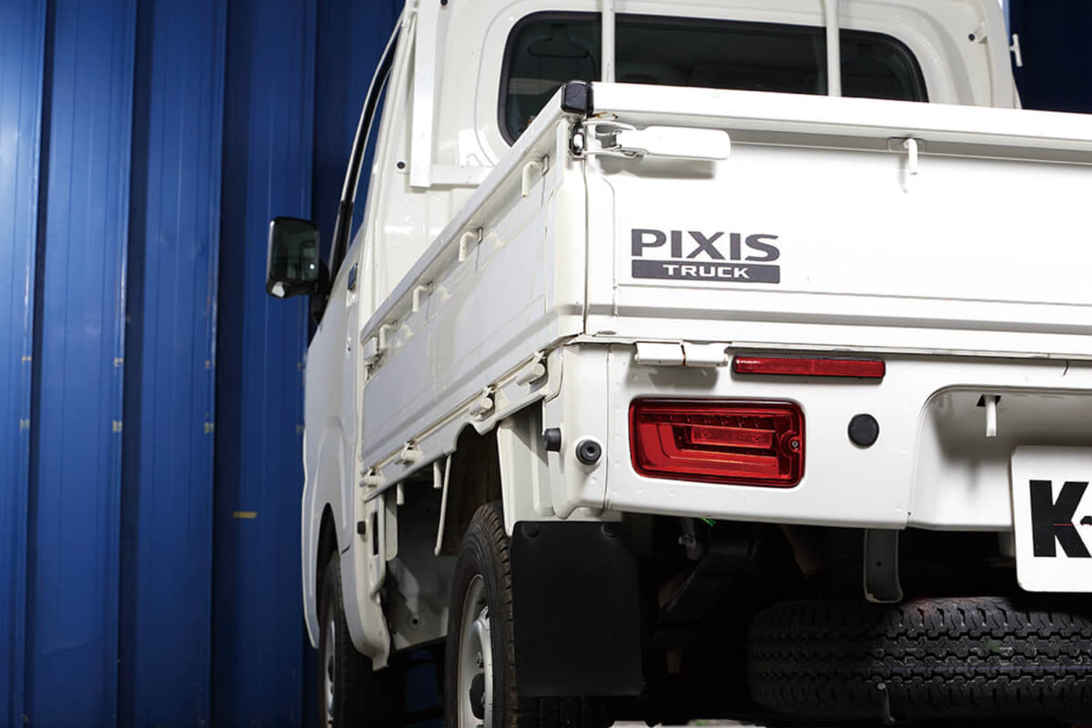 ダイハツ「ハイゼット」が流れるウインカーに！ 「ダズフェローズ」の