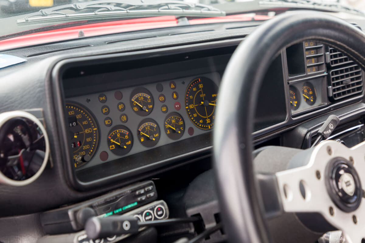 画像ギャラリー】彼氏のランチア「デルタ」は「レイズTE37」をセット