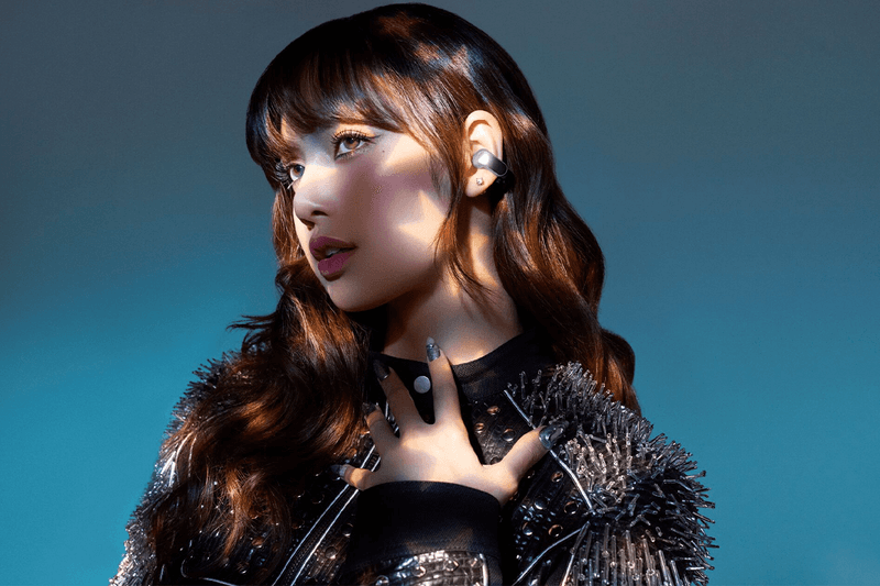 ボーズがブラックピンクのリサとのコラボイヤフォンを発売 | Hypebae