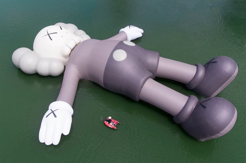 kaws-holiday-floating-art-