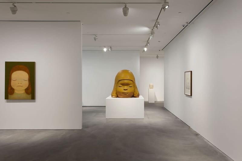 日本の現代美術の第二世代を代表する奈良美智の個展 “Ceramic Works