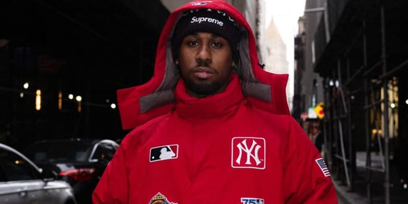 シュプリーム x ヤンキースのゴアテックスのジャケットが発売