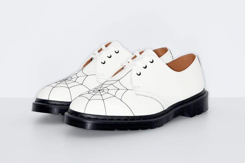 シュプリームxドクターマーチン22年春夏コラボ3ホールシューズ発売