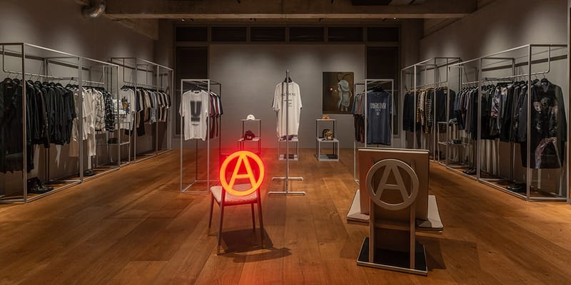 アンダーカバー 青山店がリニューアルオープン | Hypebeast.JP