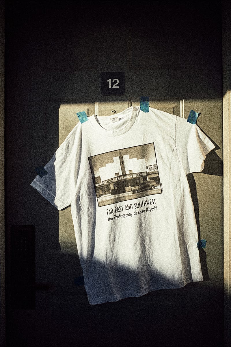 ウェーバーが日本の写真家 三好耕三とのコラボTシャツ4型を発売