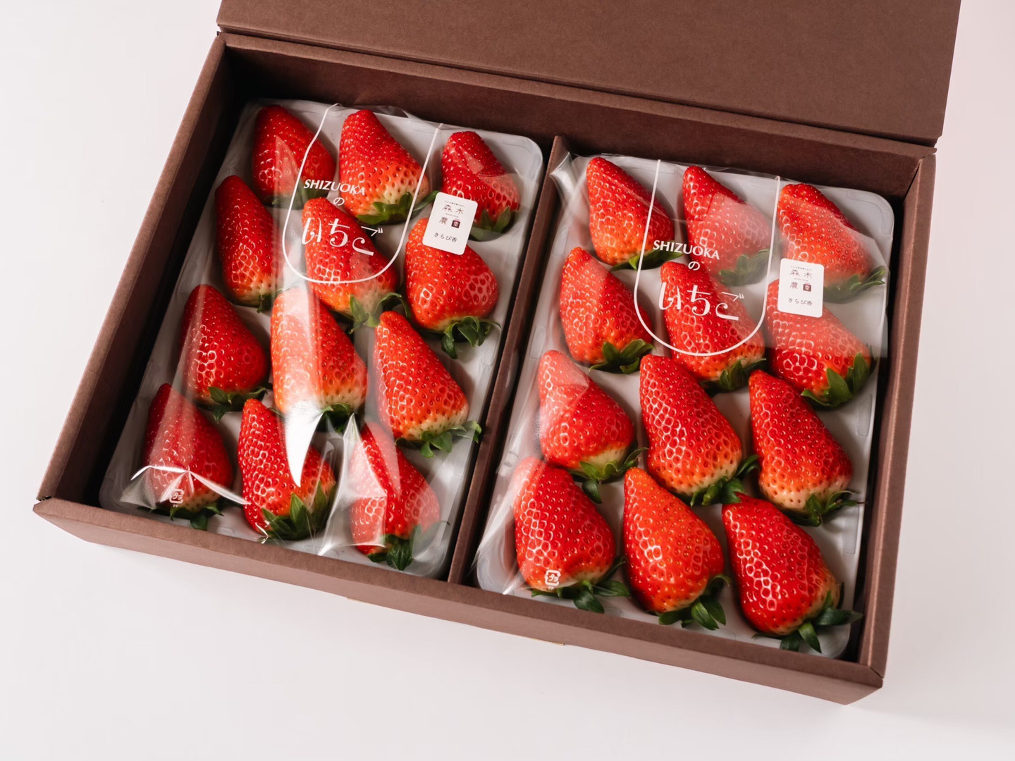 ギフトボックス】◇超特大◇農皇いちご 静岡限定品種 きらぴ香 900g