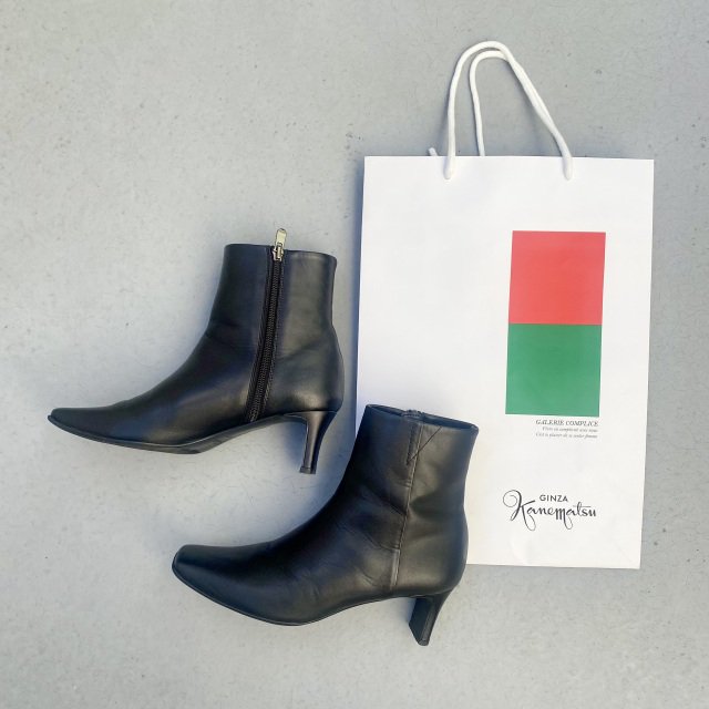 全天候OK！銀座かねまつのブラックショートブーツ！ | Marisol