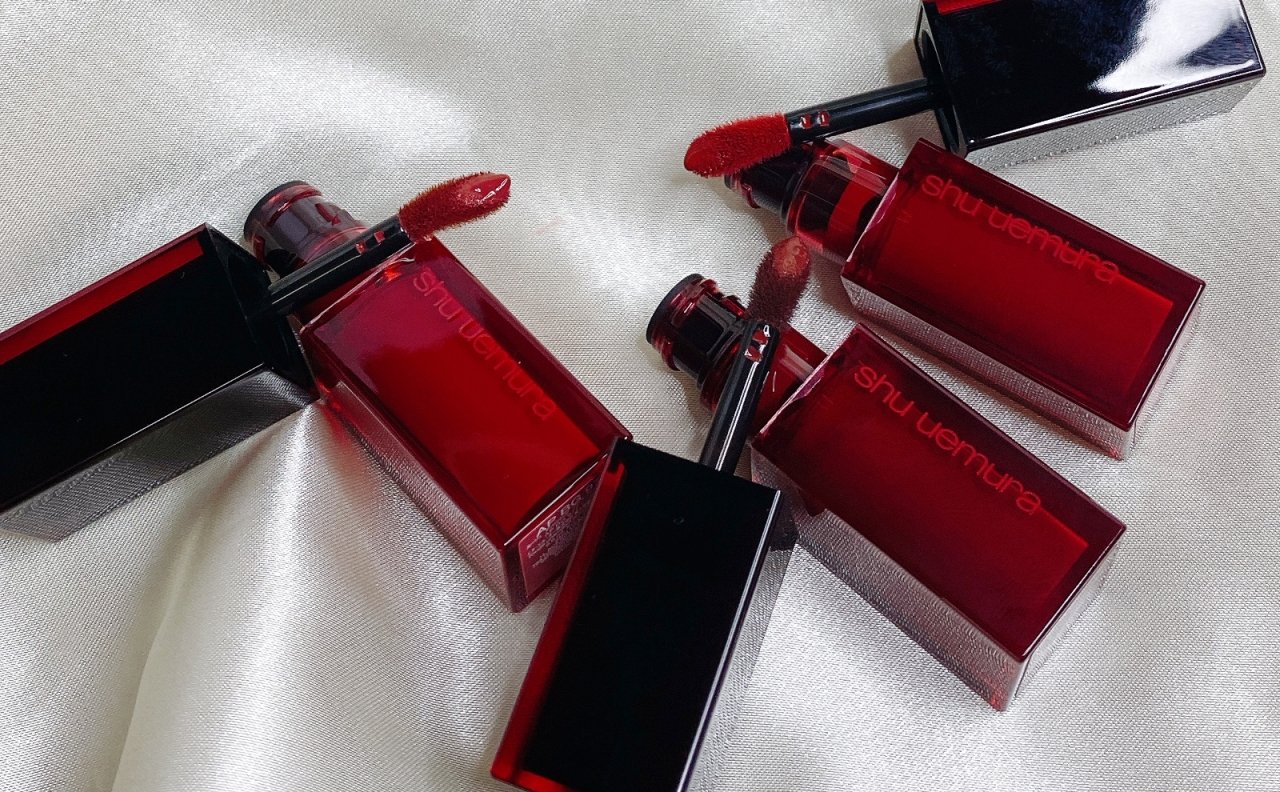 ゆらがない色、魅惑の輝き。2023年はシュウ ウエムラの新作リップが