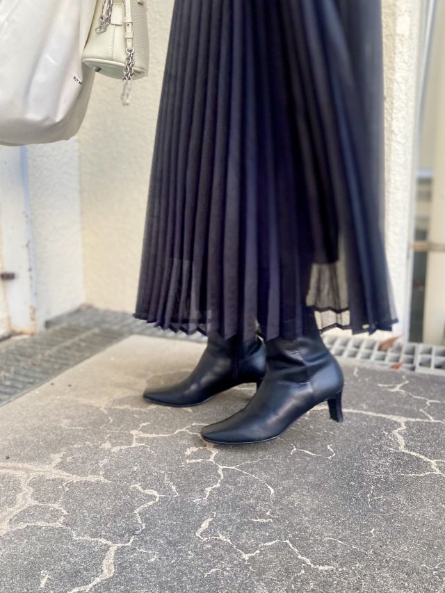 全天候OK！銀座かねまつのブラックショートブーツ！ | Marisol