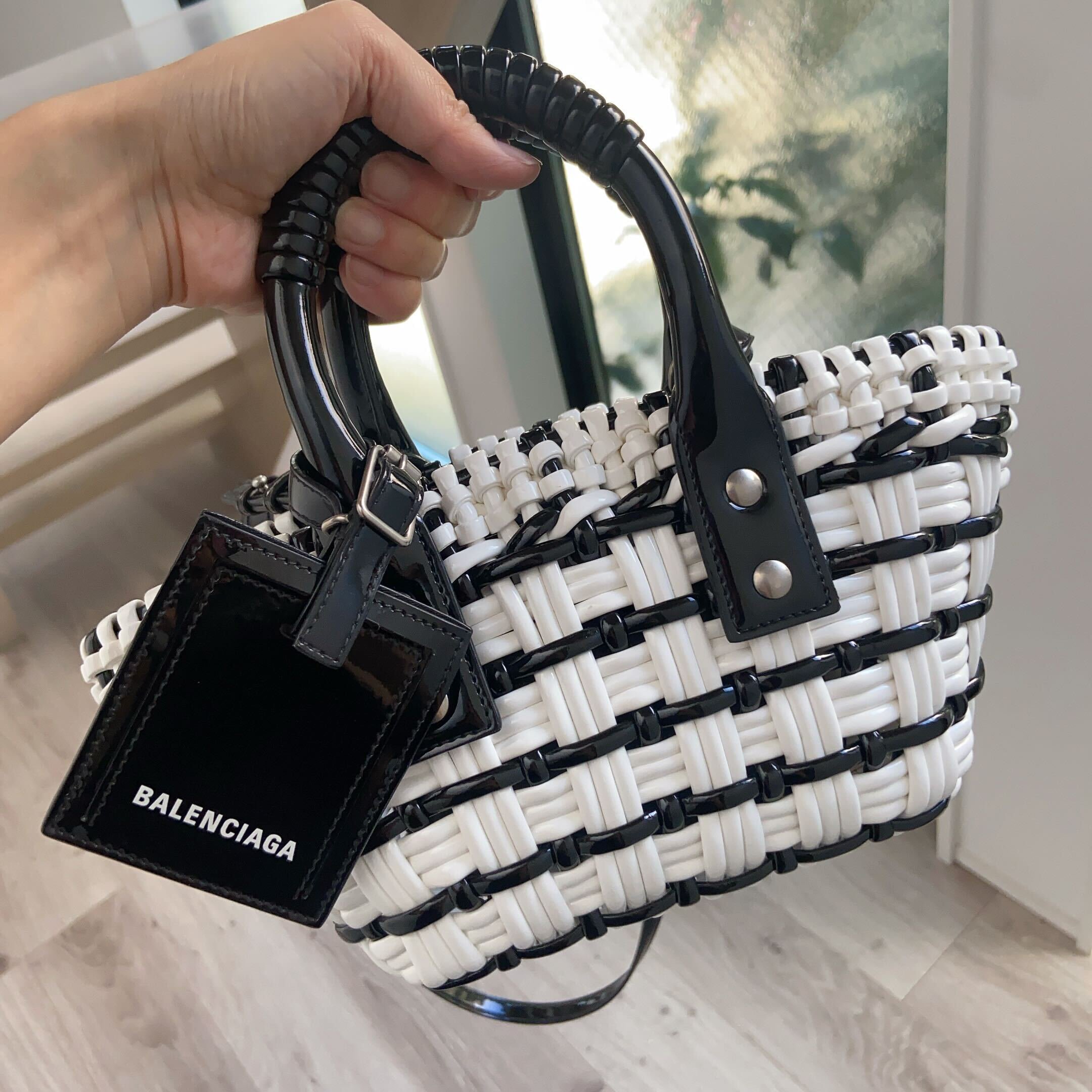 秋まで使えるバスケット】バレンシアガの「BISTRO」 | Marisol