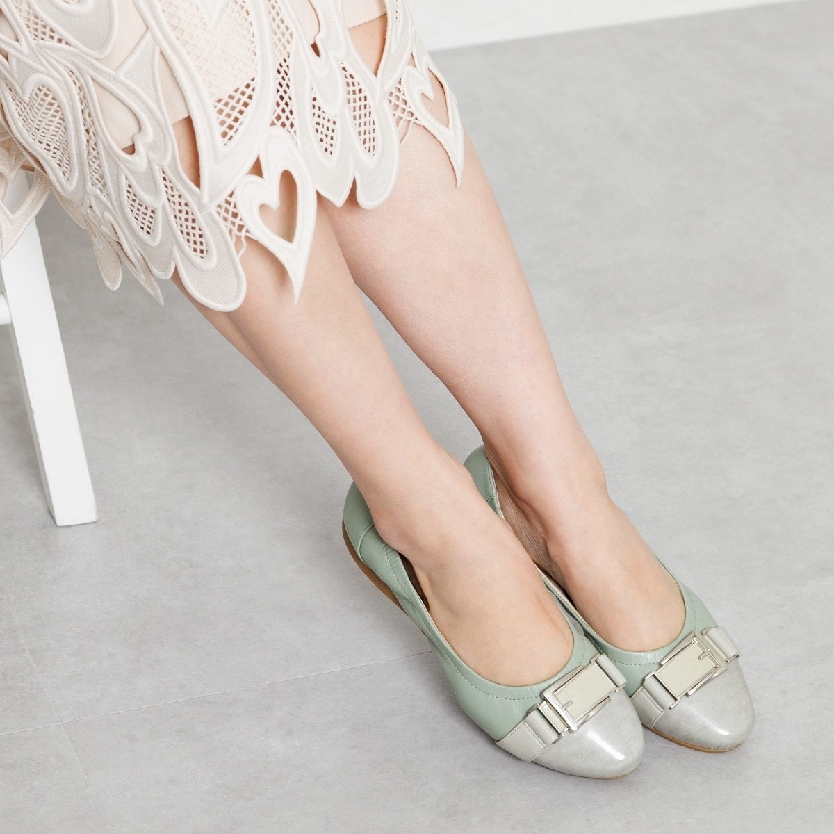 人気の走れるパンプス◇【SALE】【撥水】スクエアバックルスニーカー