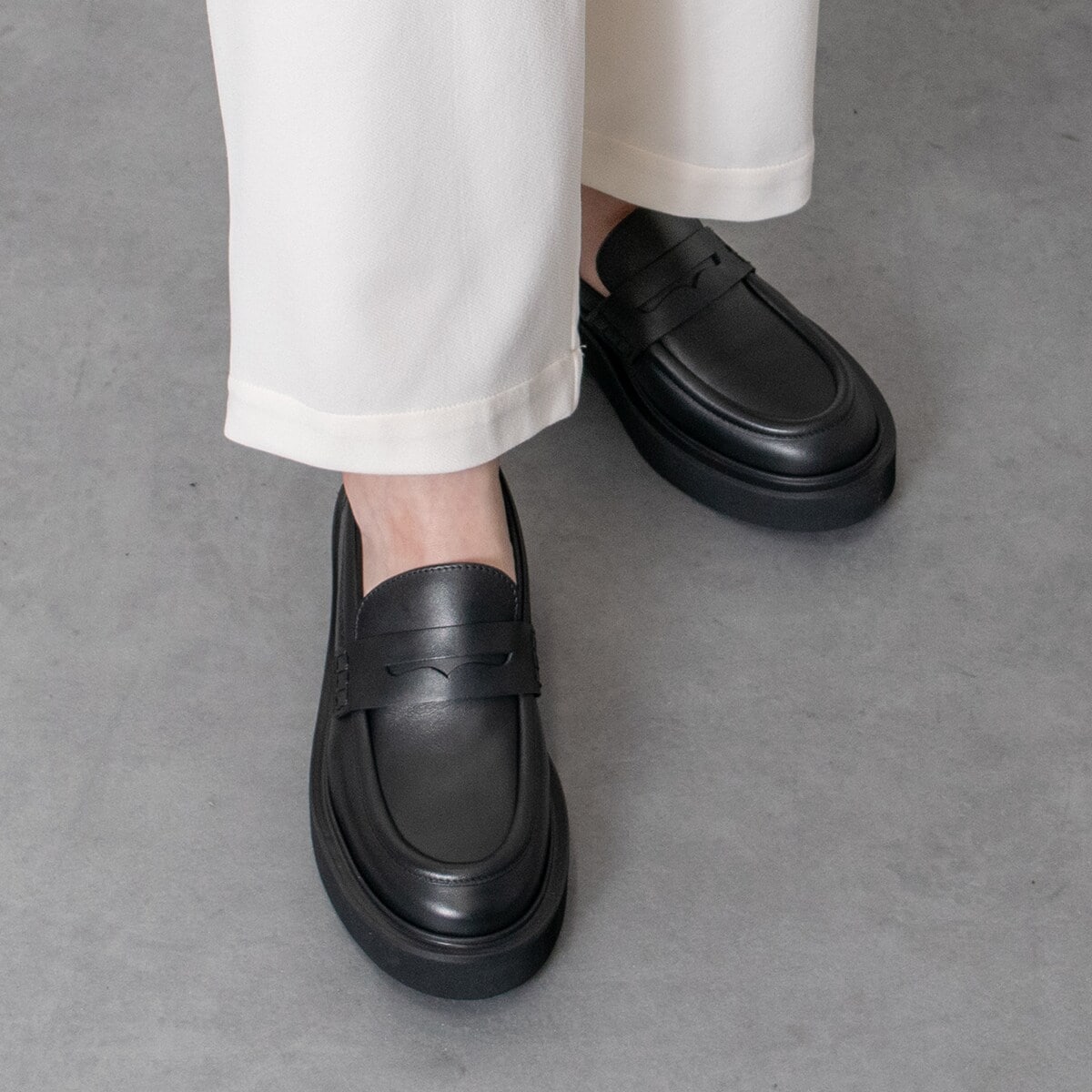 ファビオ ルスコーニ(FABIO RUSCONI) レディース ローファー の一覧