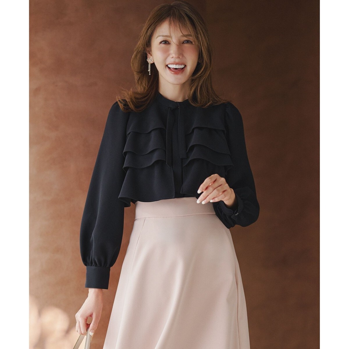 KUMIKYOKU NAVY】コンフォータブルドレープ フリルブラウス | 組曲