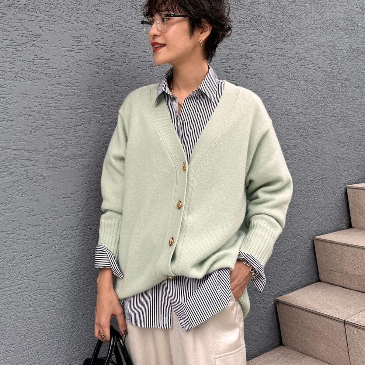 ◇【WEB限定】カシミヤブレンド長めVネックカーディガン(金ボタン