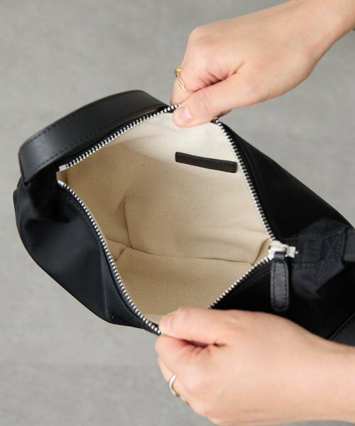 セール】 《NOTHING WRITTEN》ナイロンショルダーバッグ （トート