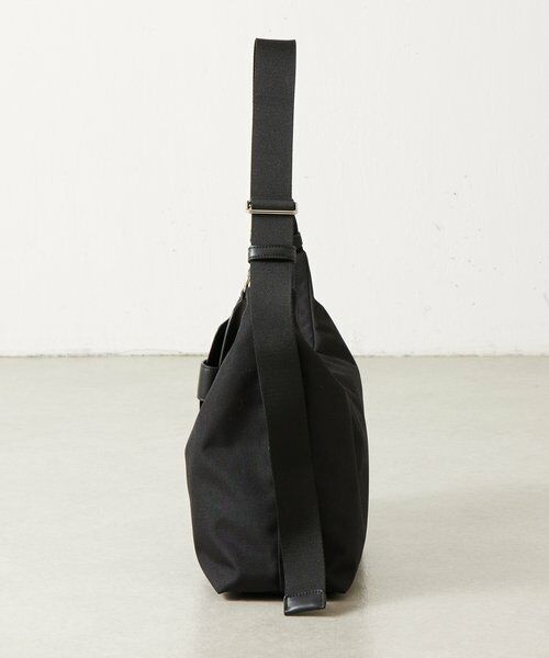 グラスケース付きショルダーバッグ （ショルダーバッグ）｜BEARDSLEY