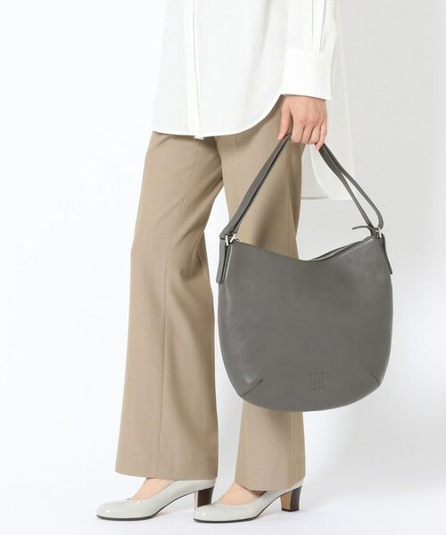 ソーロ】レザーショルダーバッグ M 2WAY 本革（商品番号：P25-20609