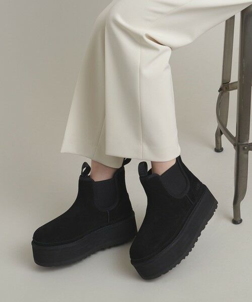 UGG＞ W NEUMEL PLATFORM CHELSEA （ブーツ（ショート丈））｜ODETTE E